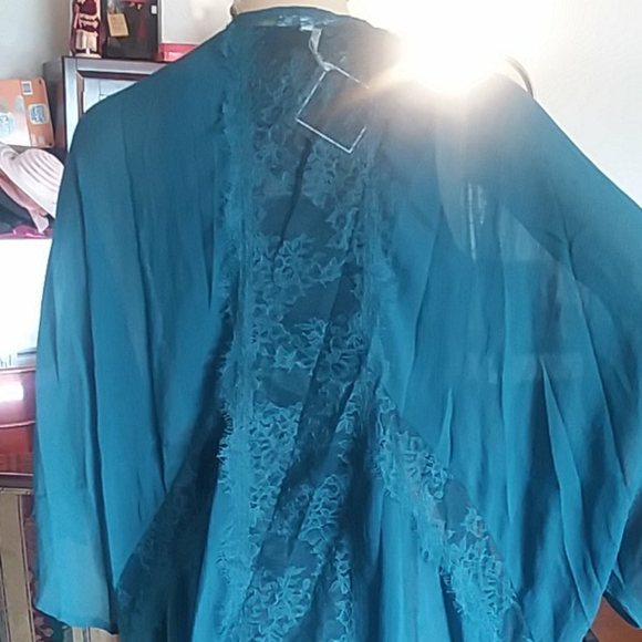 Teal kimono - Picture 6 of 8